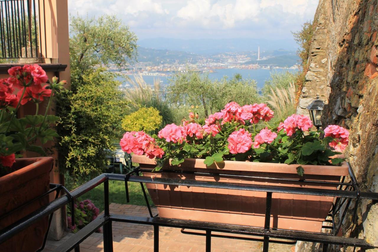 Agriturismo Terrazza Sul Golfo - Il Casale Специя Экстерьер фото